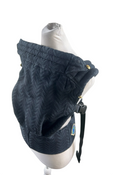 Shop Artipoppe Zeitgeist Cotton Carrier, Arrow Zorro at GoodBuy Gear