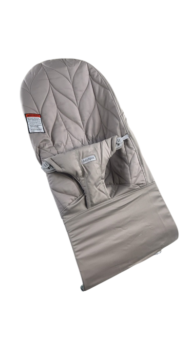 Shop BabyBjorn Bouncer Bliss, Light Gray Frame, Sand Gray Cotton Petal Quilt at GoodBuy Gear