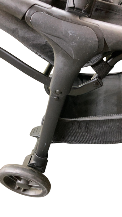 Shop Delta Children Jeep Altitude Compact Travel Stroller, 2024, Black at GoodBuy Gear