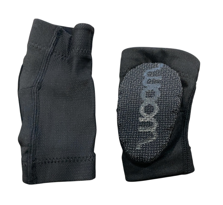Shop Woom NEEBOWS Elbow Pad Set, Small at GoodBuy Gear