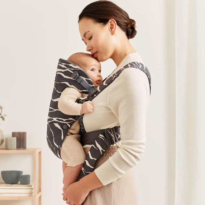 BabyBjorn Bouncer Bliss Mesh in Black + Baby Carrier Mini in Anthracite/Landscape