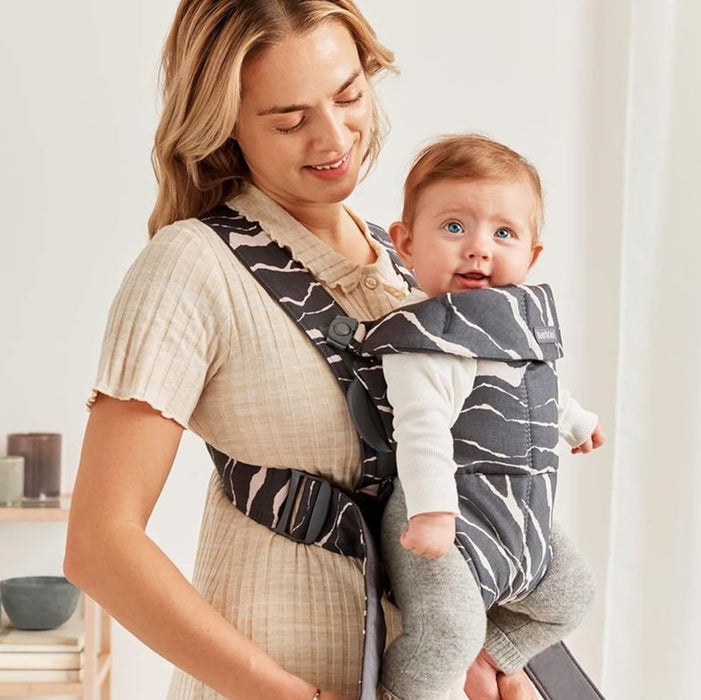 BabyBjorn Bouncer Bliss Mesh in Black + Baby Carrier Mini in Anthracite/Landscape