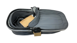 Shop Joolz Hub Bassinet Carry Cot, Gorgeous Grey at GoodBuy Gear