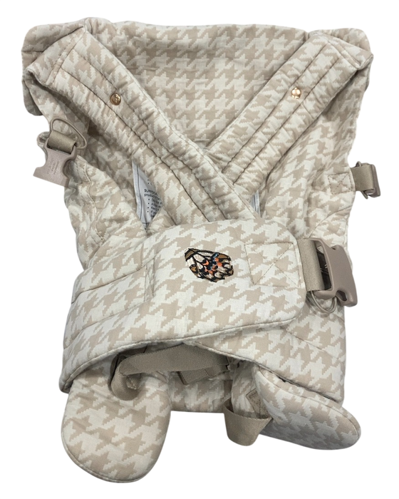Shop Mabē The Monarch Carrier, Houndstooth at GoodBuy Gear