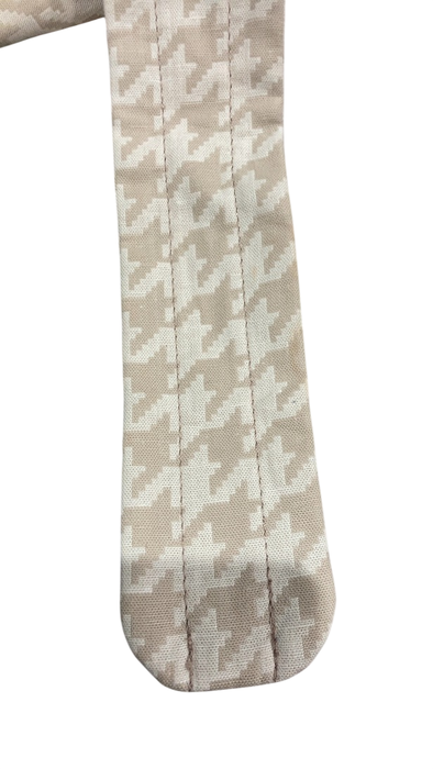 Shop Mabē The Monarch Toddler Sling, Houndstooth at GoodBuy Gear