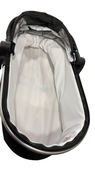 Shop Mockingbird Bassinet 2.0, Black at GoodBuy Gear