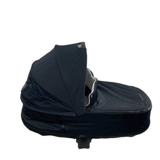 Shop Cybex PRIAM Lux Carry Cot, Deep Black at GoodBuy Gear