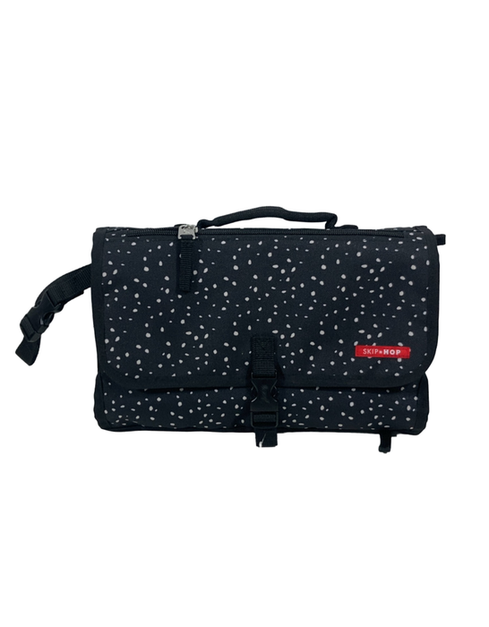 Shop Skip Hop Pronto Changing Station, Abstract Dots at GoodBuy Gear