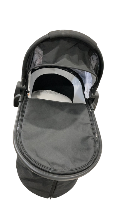 Shop Mockingbird Bassinet, Black, 2026+ at GoodBuy Gear