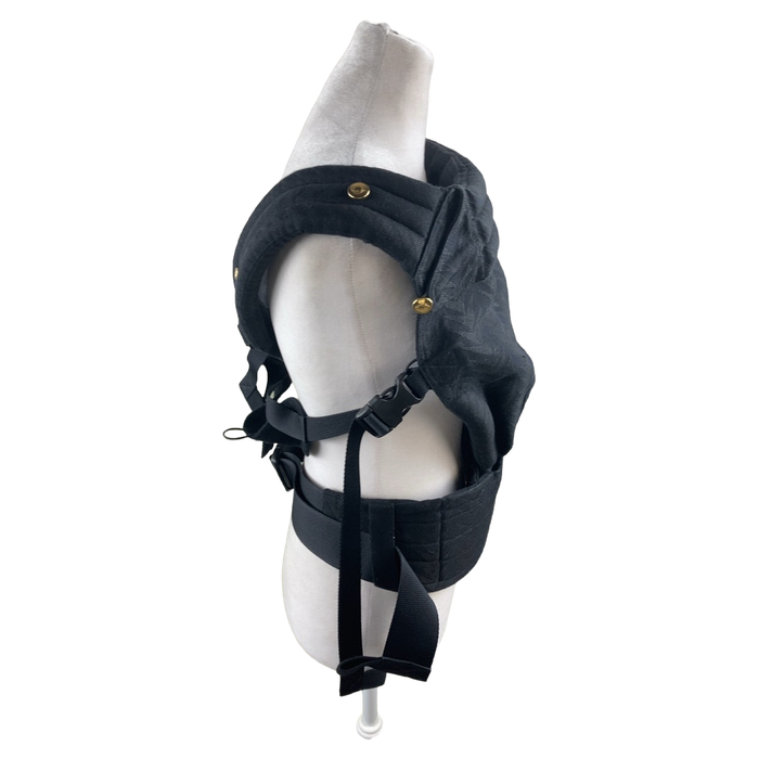 Shop Artipoppe Zeitgeist Cotton Carrier, Arrow Zorro at GoodBuy Gear