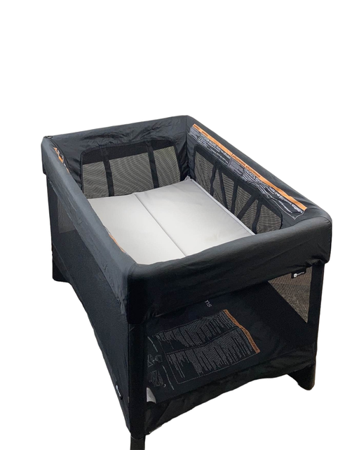 secondhand 4moms Breeze Playard Plus, 1045