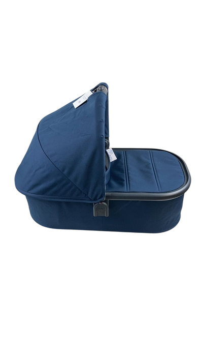 Shop UPPAbaby V2 Bassinet, Noa (Navy) at GoodBuy Gear