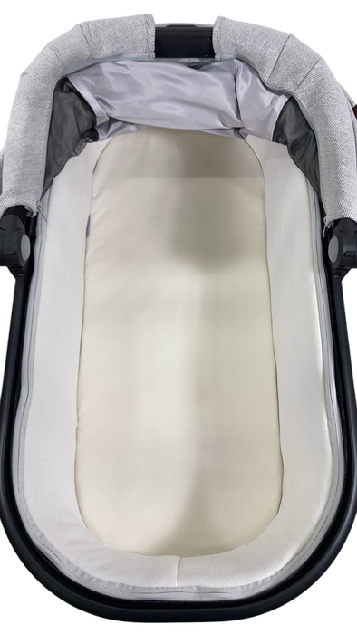 Shop UPPAbaby V2 Bassinet, Anthony (White & Grey Chenille) at GoodBuy Gear