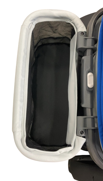 Shop Gladly Family Anthem2 Wagon, Electric Silver at GoodBuy Gear