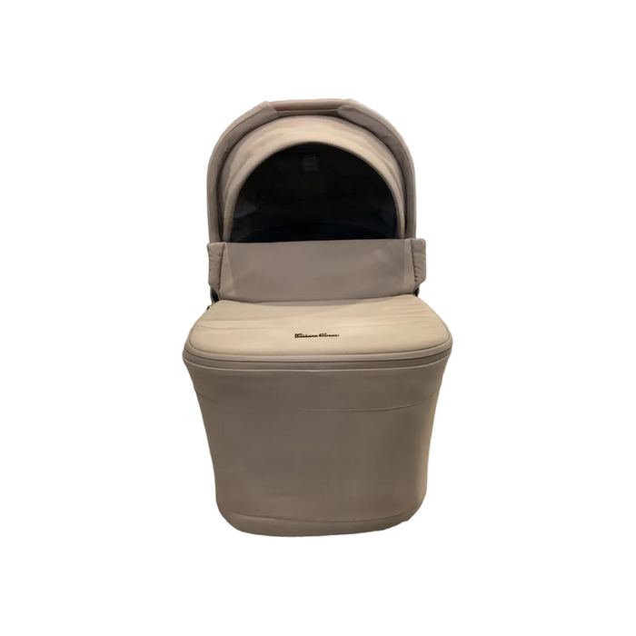 Shop Silver Cross Breeze Compact Bassinet, Maple at GoodBuy Gear