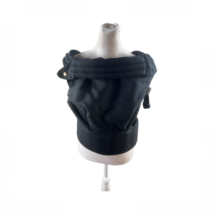 Shop Artipoppe Zeitgeist Cotton Carrier, Arrow Zorro at GoodBuy Gear