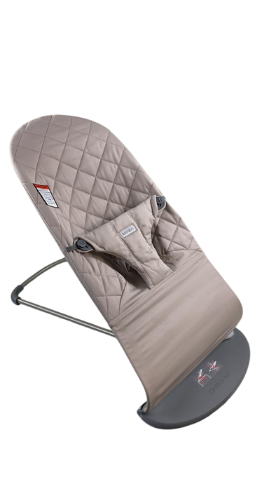 Shop BabyBjorn Bouncer Bliss, Dark Gray Frame, Sand Gray Cotton Classic Quilt at GoodBuy Gear
