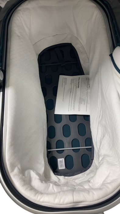 Shop UPPAbaby VISTA V2 Stroller, 2020, Finn (Deep Sea) at GoodBuy Gear