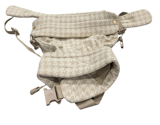 Shop Mabē The Monarch Carrier, Houndstooth at GoodBuy Gear