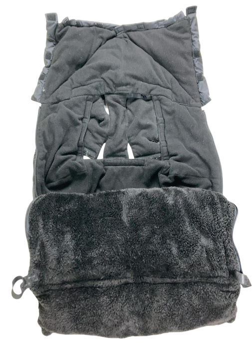 Shop 7 A.M. Enfant PlushPod, Black Plush, Small/Medium 0-18M at GoodBuy Gear