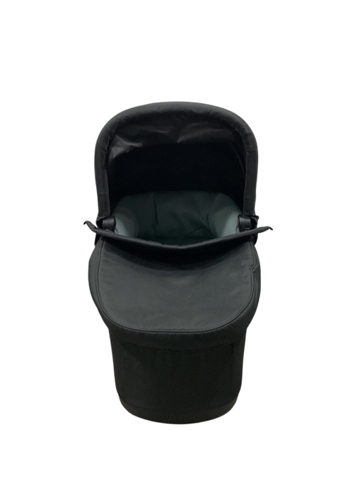 Shop Thule Urban Glide 2 Bassinet, 2021 at GoodBuy Gear