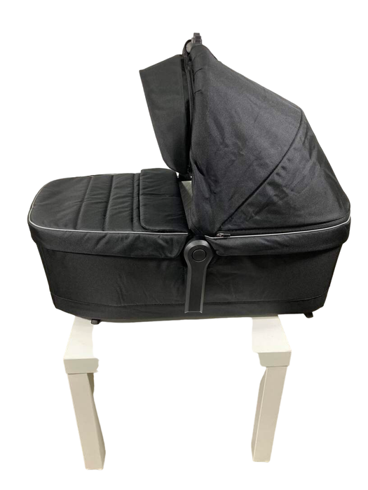 Shop Thule Sleek Bassinet, Midnight Black at GoodBuy Gear