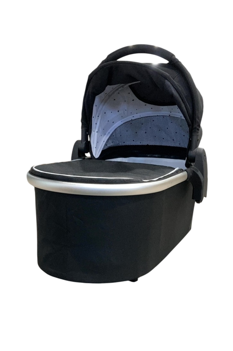 Shop Mockingbird Bassinet 2.0, Black at GoodBuy Gear