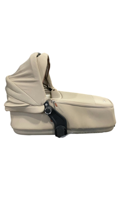 Shop Silver Cross Reef Bassinet, Stone at GoodBuy Gear