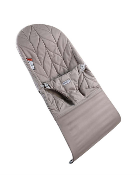 Shop BabyBjorn Bouncer Bliss, Light Gray Frame, Sand Gray Cotton Petal Quilt at GoodBuy Gear