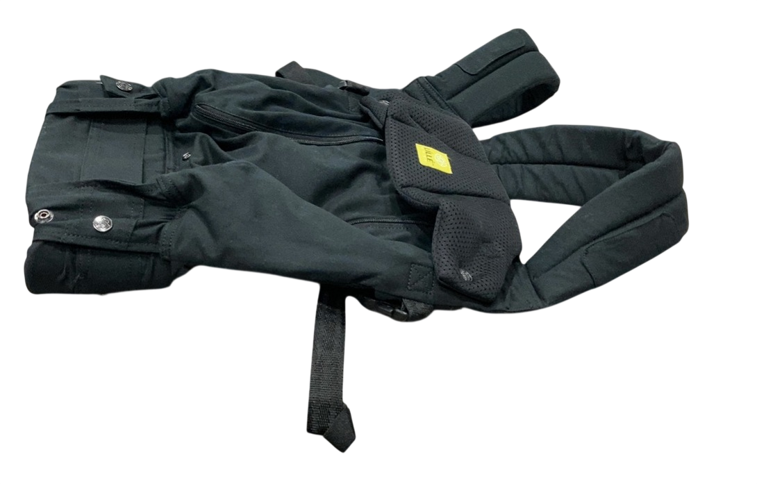 Shop Lillebaby Complete All Seasons Baby Carrier, Black at GoodBuy Gear