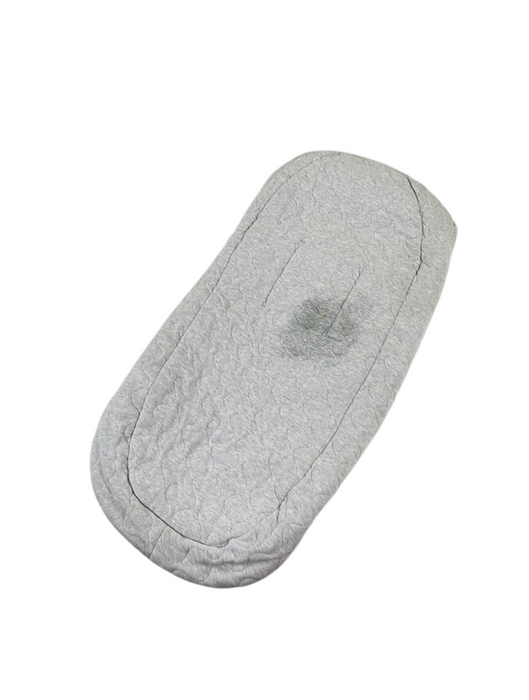 Shop Bugaboo Newborn Bassinet Inlay, Light Grey Melange at GoodBuy Gear