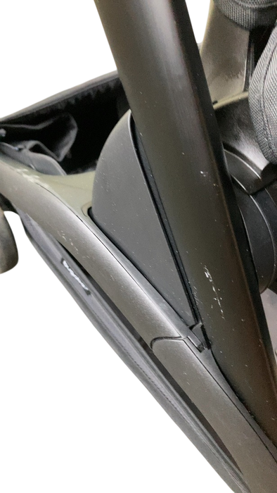 Shop Bugaboo Dragonfly Stroller, 2023, Black, Midnight Black, Misty White at GoodBuy Gear