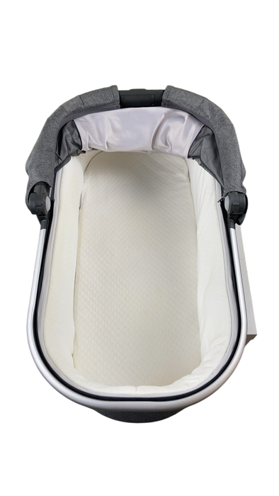 Shop UPPAbaby VISTA V2 Stroller, 2019, Jordan (Charcoal Melange) at GoodBuy Gear