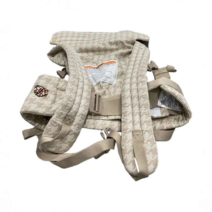 Shop Mabē The Monarch Carrier, Houndstooth at GoodBuy Gear