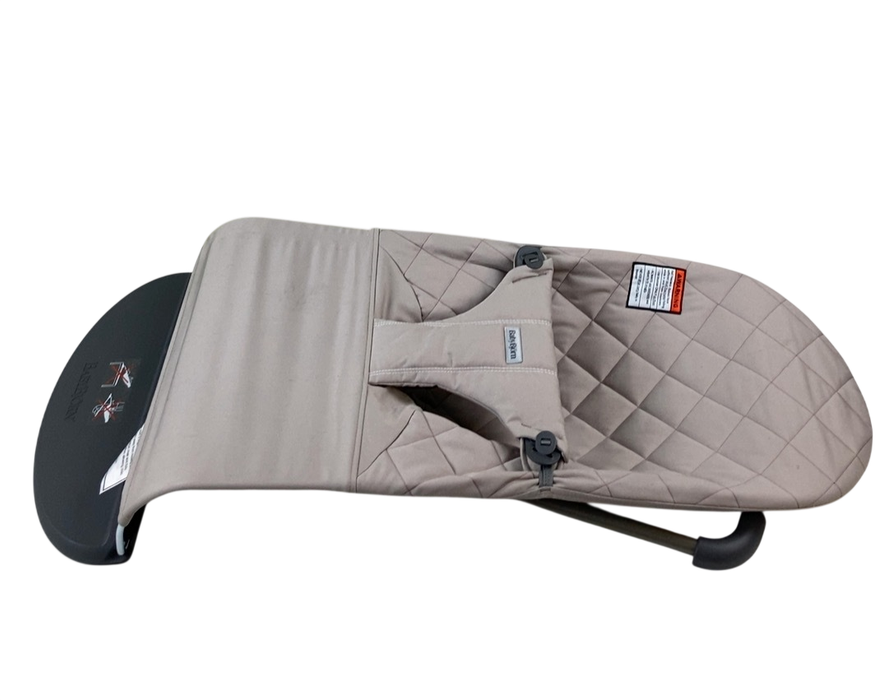 Shop BabyBjorn Bouncer Bliss, Dark Gray Frame, Sand Gray Cotton Classic Quilt at GoodBuy Gear