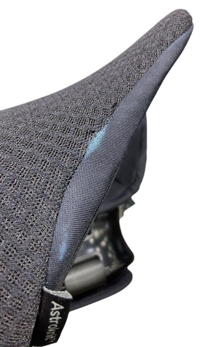 Shop WAYB Pico Portable Car Seat Bundle, 2022, Jet, with Carry Bag at GoodBuy Gear