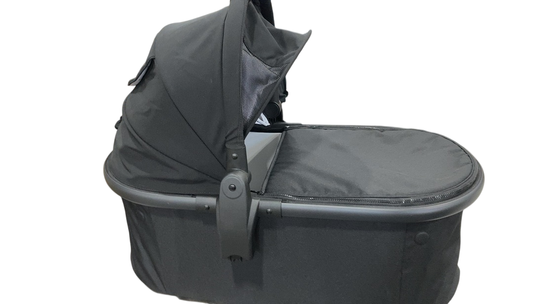 Shop Mockingbird Bassinet, Black, 2026+ at GoodBuy Gear