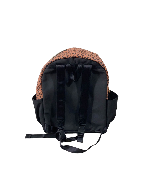 secondhand Petunia Pickle Bottom District Diaper Backpack, Leopard Black