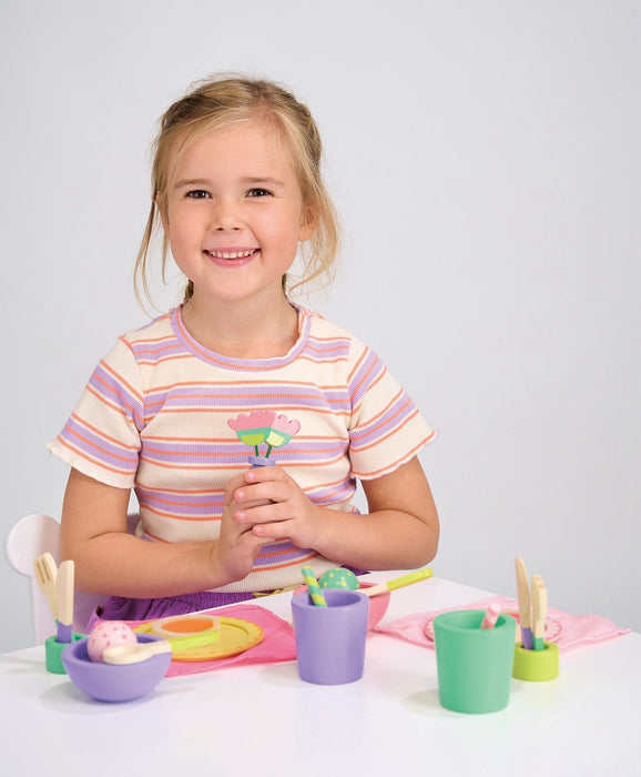 Shop Mentari Party Time Lunch Set at GoodBuy Gear