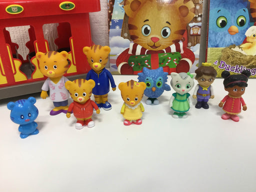 secondhand Daniel Tiger Daniel Tiger’s Neighborhood Friends And Family Figure Set