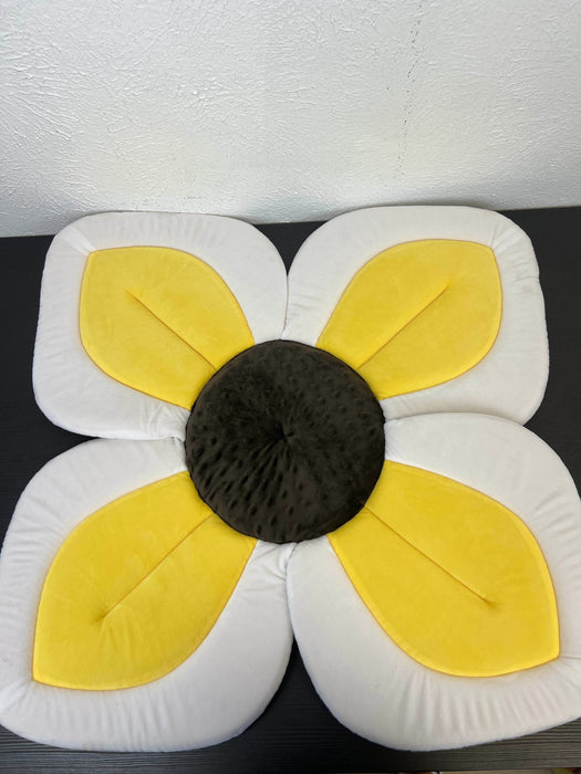 Shop Blooming Bath Baby Bath, Canary Yellow at GoodBuy Gear