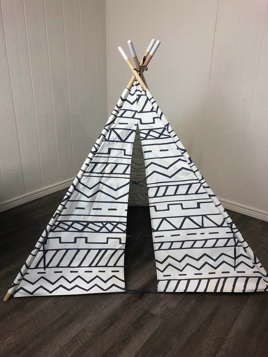 used Pillowfort Kid’s Teepee