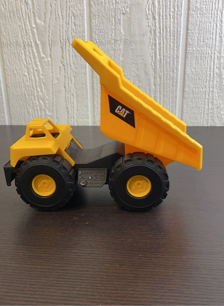 CAT Construction Fleet Dump Truck