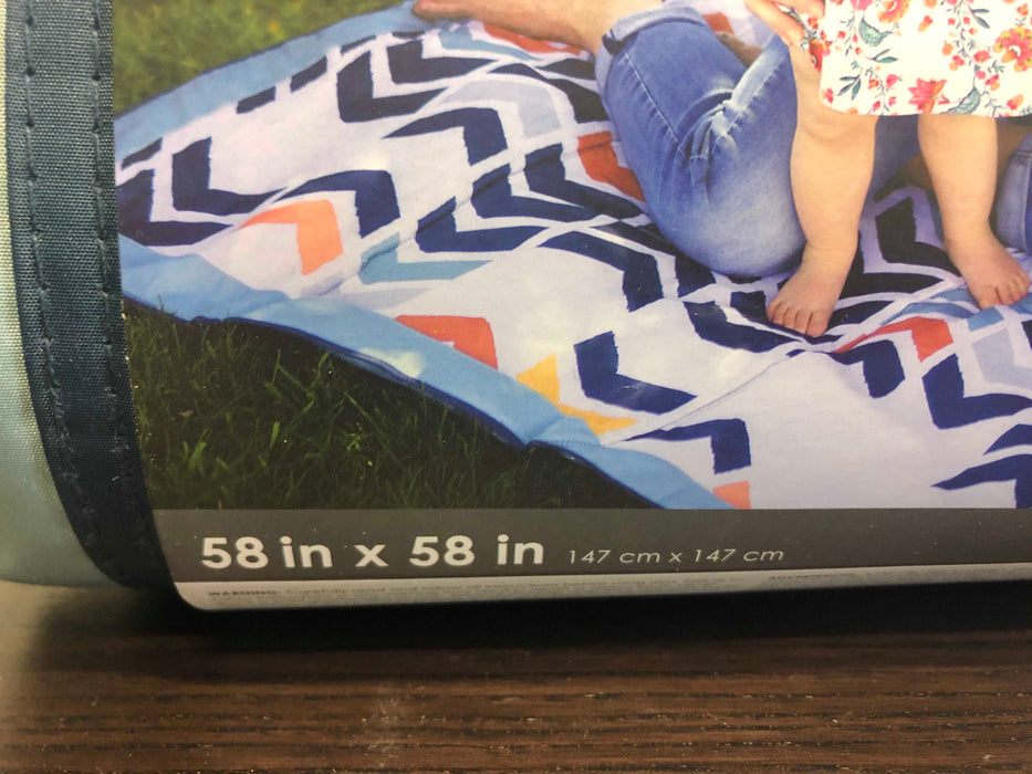 secondhand JJ Cole Outdoor Blanket, 58x58 Chevron