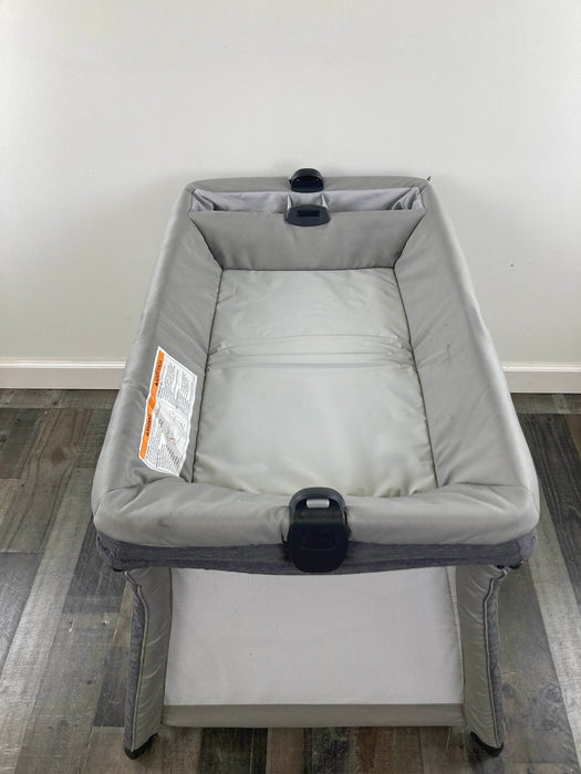 secondhand Chicco FastAsleep Go Playard