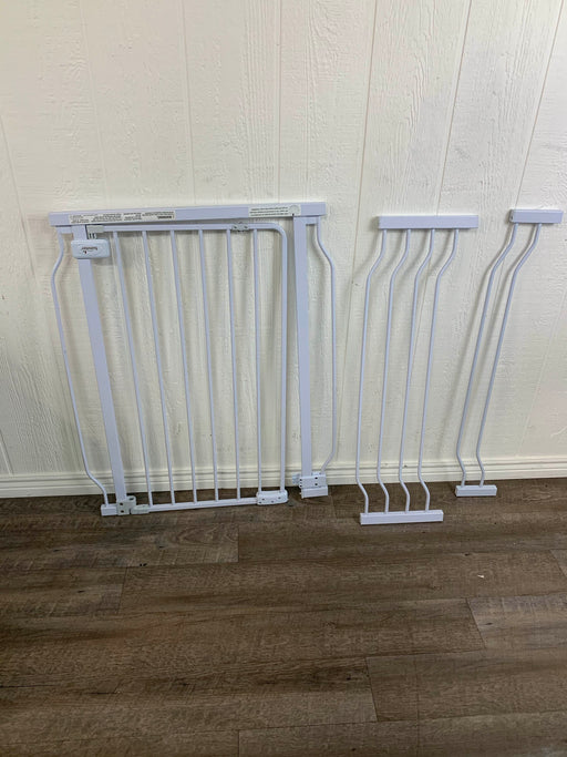 used Summer Infant Walk Through Gate