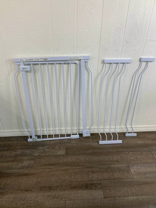 used Summer Infant Walk Through Gate