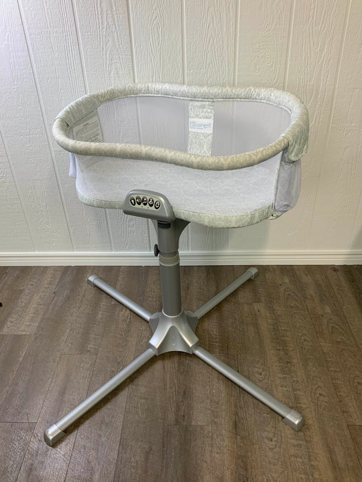 used Halo Bassinest Swivel Sleeper Luxe Plus Series