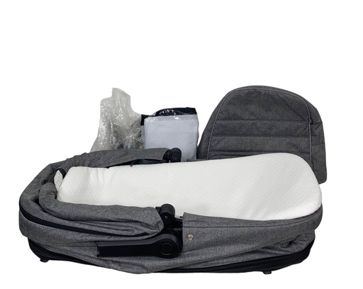 Shop Thule Sleek Bassinet, Grey Melange at GoodBuy Gear