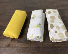 secondhand Baby Love Swaddle Blankets